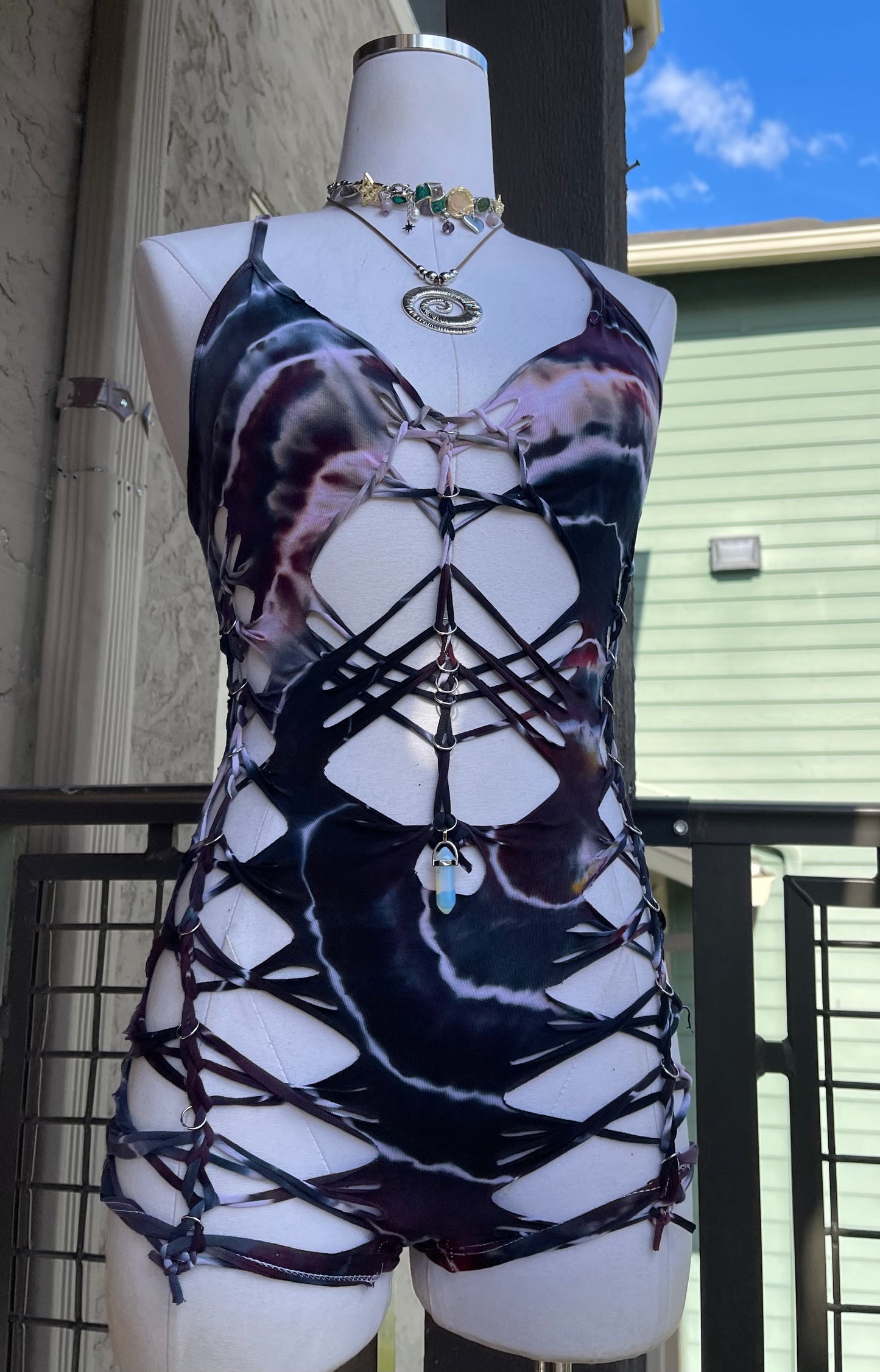 Raven Romper (๐๐๐๐ฅ๐จ ๐ฌ๐๐ฉ๐๐๐ฃ 7 ๐๐๐ฎ๐จ)
