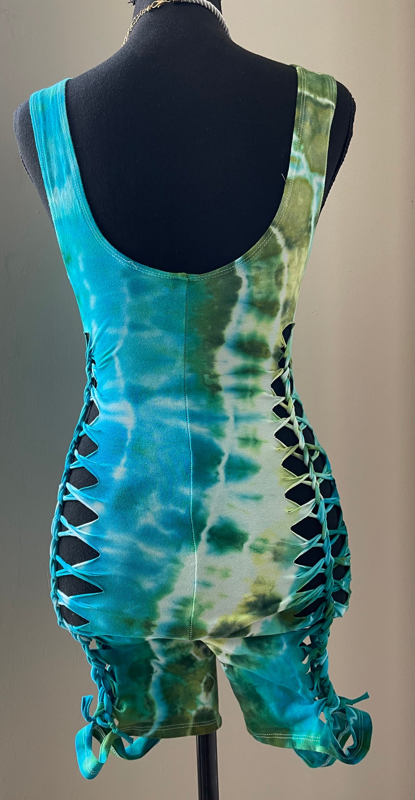 Aquamarine Tie Dye Romper (ᴍᴀᴅᴇ ᴛᴏ ᴏʀᴅᴇʀ)