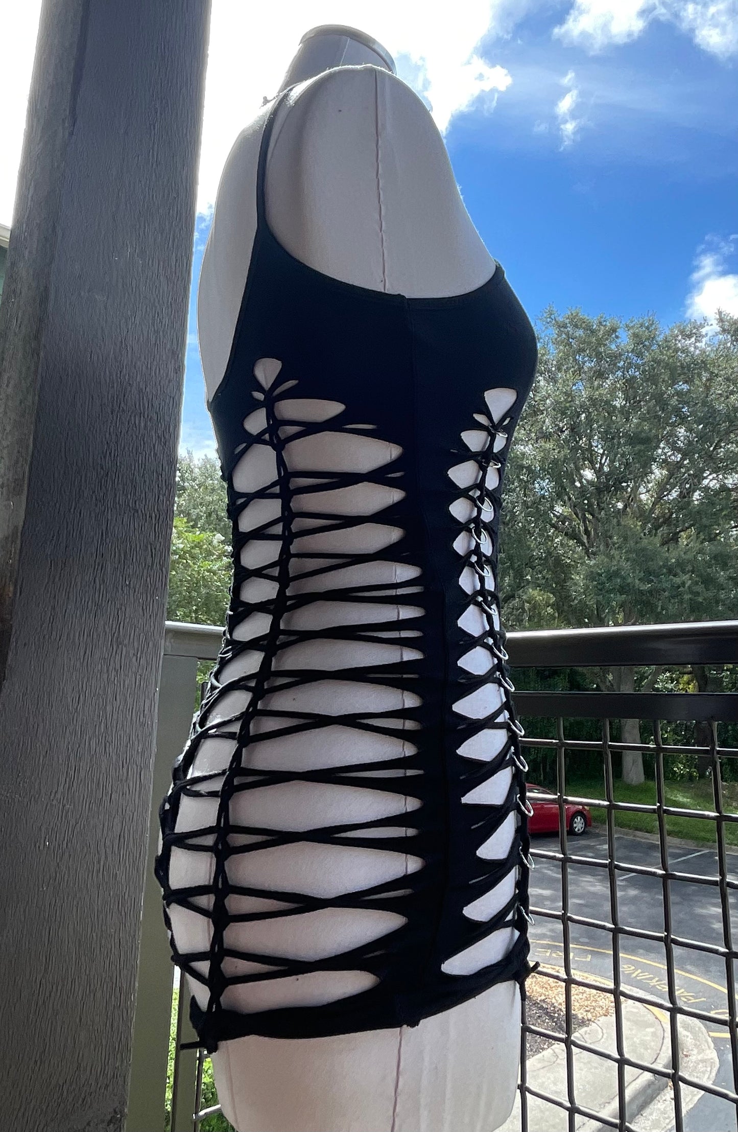 Raptor Spine Romper (𝙎𝙝𝙞𝙥𝙨 𝙒𝙞𝙩𝙝𝙞𝙣 3 𝘿𝙖𝙮𝙨)