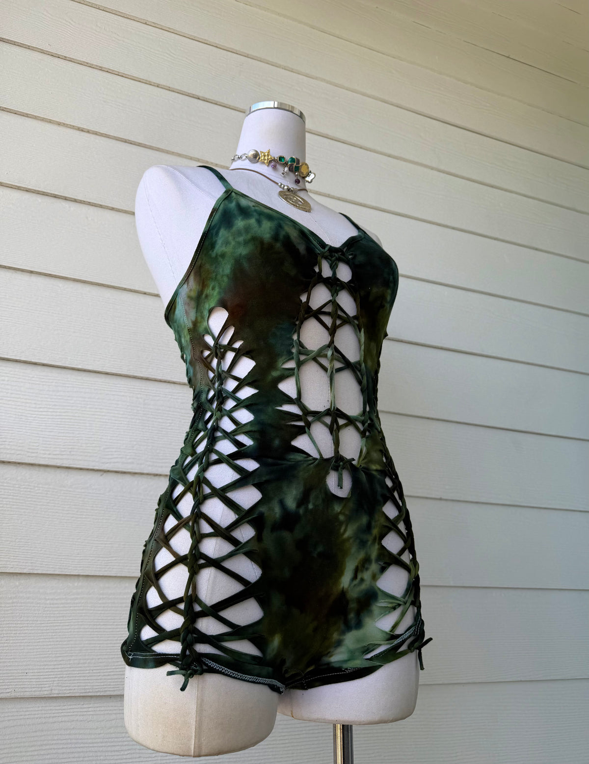 Forest Romper 𝐐𝐮𝐢𝐜𝐤 𝐬𝐡𝐢𝐩 𝐰𝐢𝐭𝐡𝐢𝐧 5 𝐝𝐚𝐲𝐬