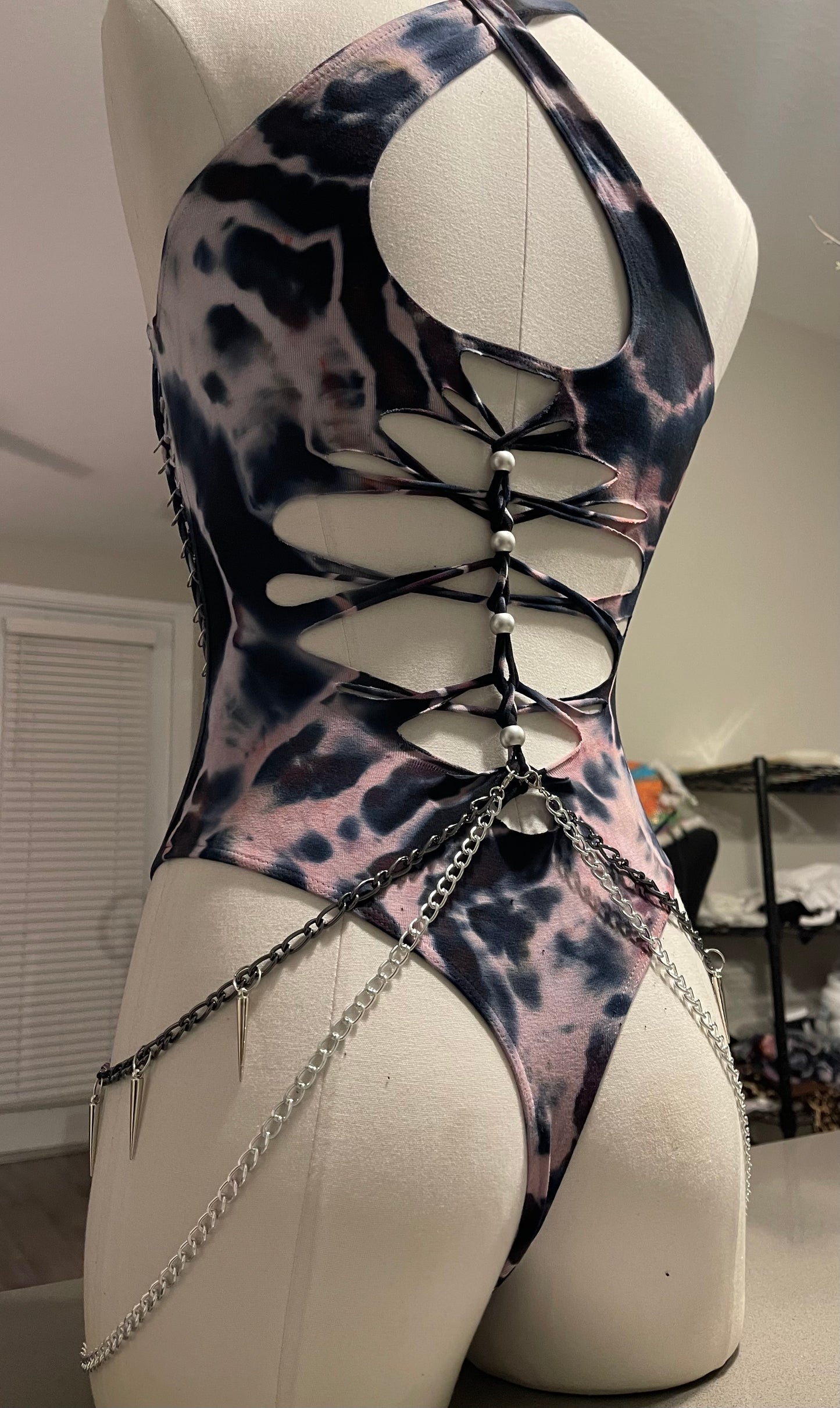 Size M Eclipse Siren Bodysuit (𝐒𝐡𝐢𝐩𝐬 𝐬𝐚𝐦𝐞 𝐨𝐫 𝐧𝐞𝐱𝐭 𝐛𝐮𝐬𝐢𝐧𝐞𝐬𝐬 𝐝𝐚𝐲)