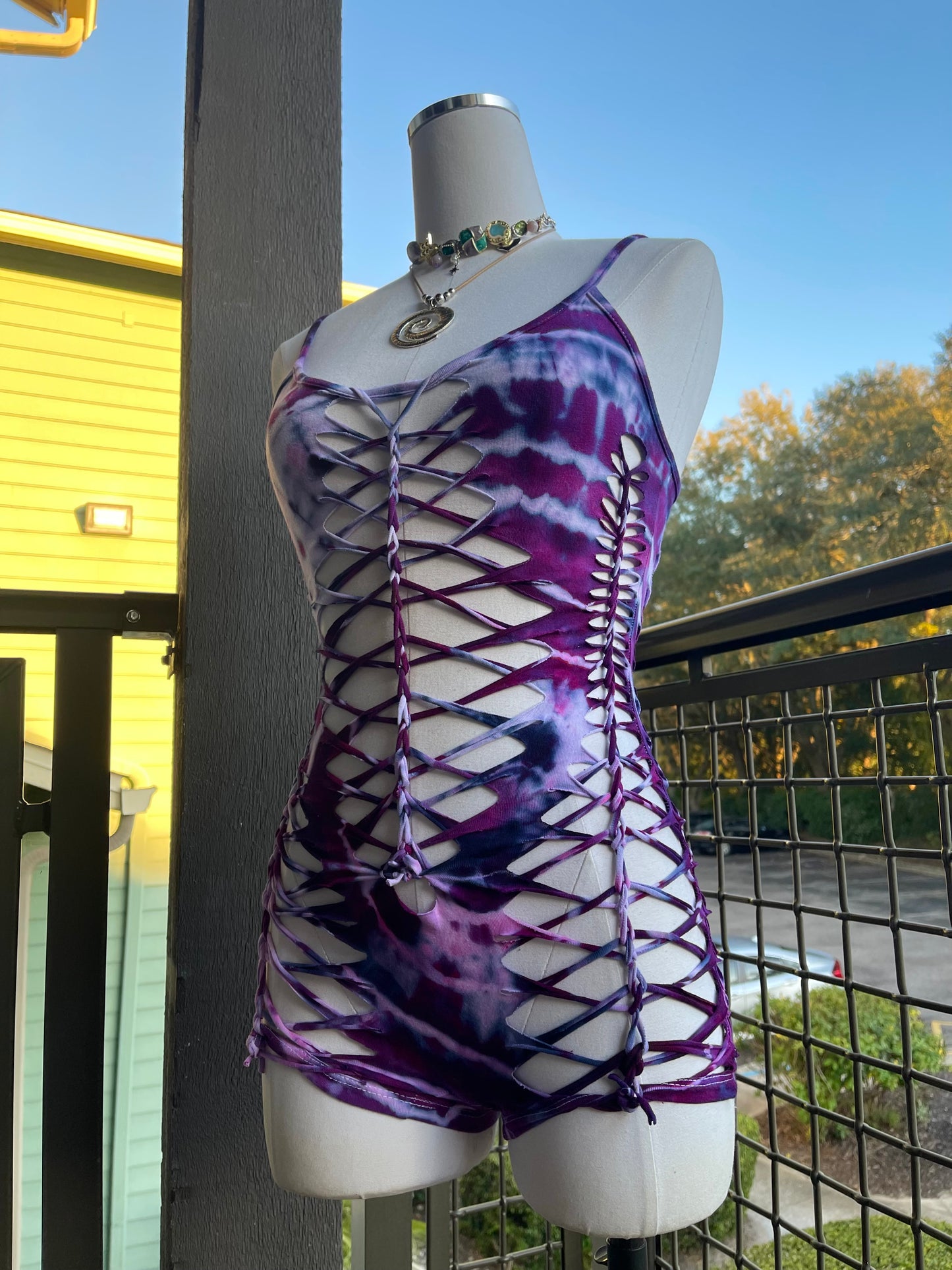 Anisa Geode Tie Dye Romper (ᴍᴀᴅᴇ ᴛᴏ ᴏʀᴅᴇʀ)